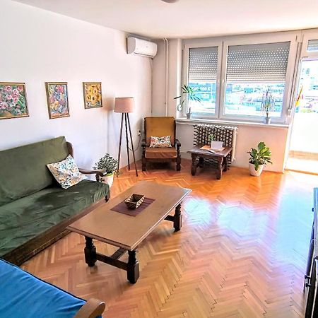 Apartment Maya'S Place Skopje Bagian luar foto